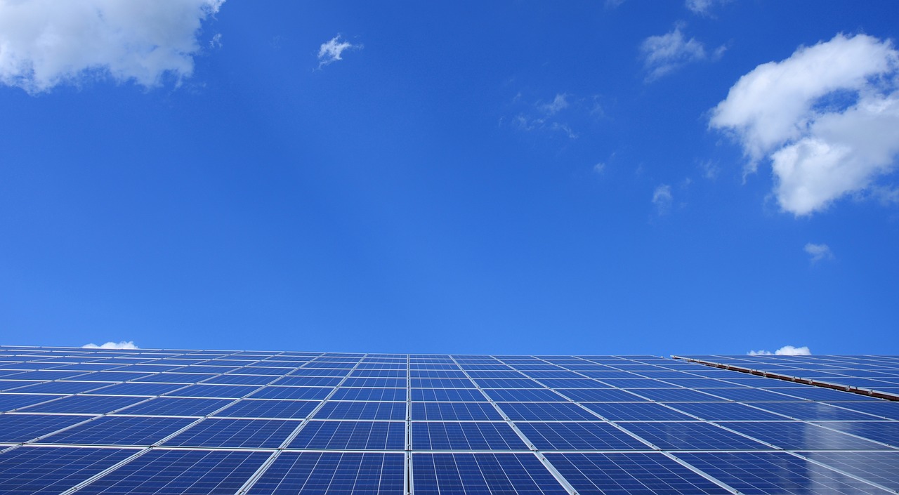 Fotovoltaické elektrárny se neobejdou bez střídače neboli měniče